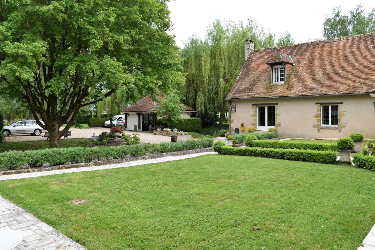 Bouges-le-Chateau Le Petit Chateau De Sainte Colombe المظهر الخارجي الصورة