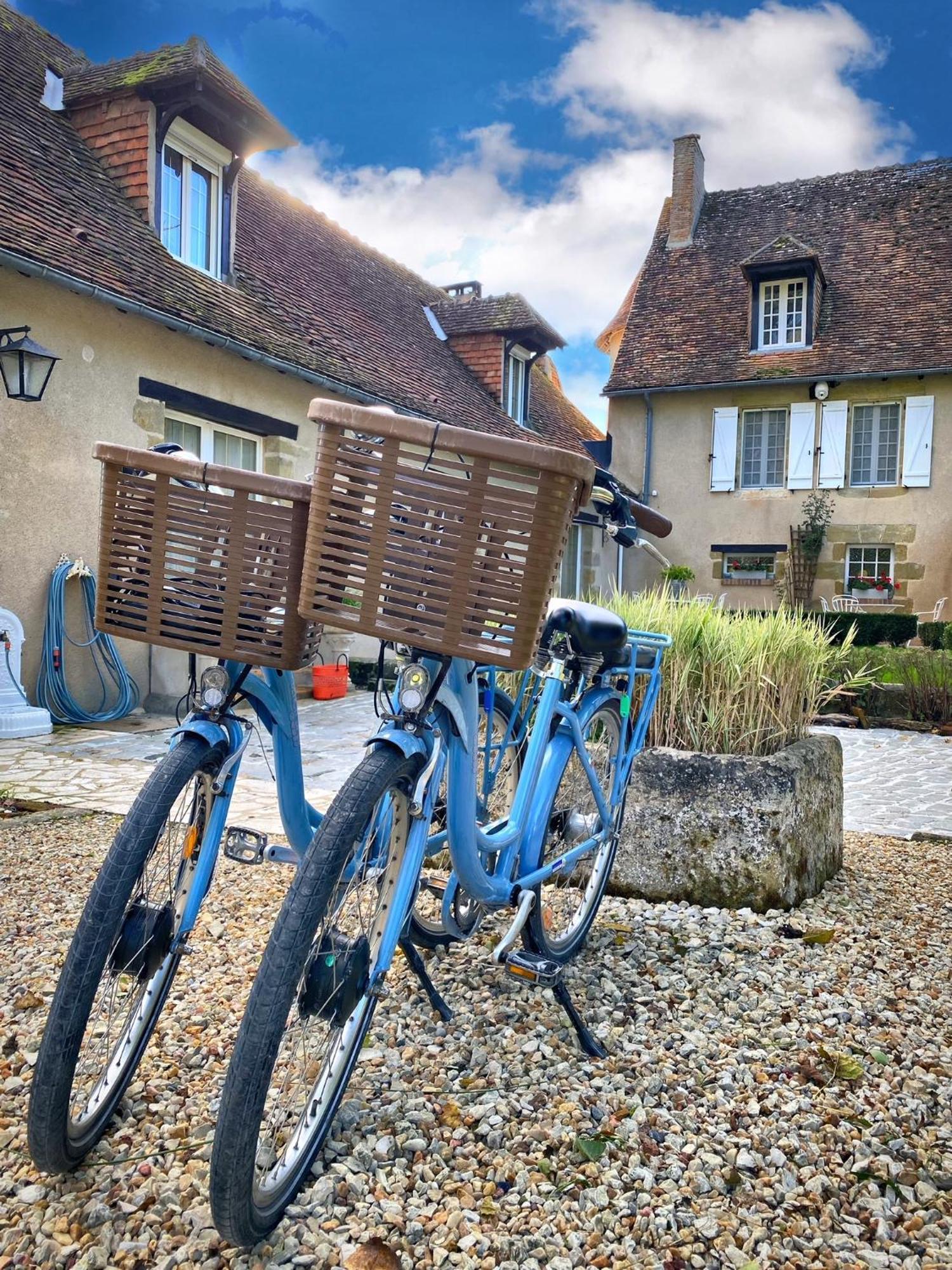 Bouges-le-Chateau Le Petit Chateau De Sainte Colombe المظهر الخارجي الصورة